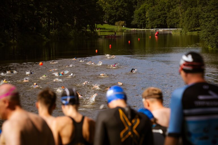 Voka triatlon, ujumine. Foto Mikk Otsar